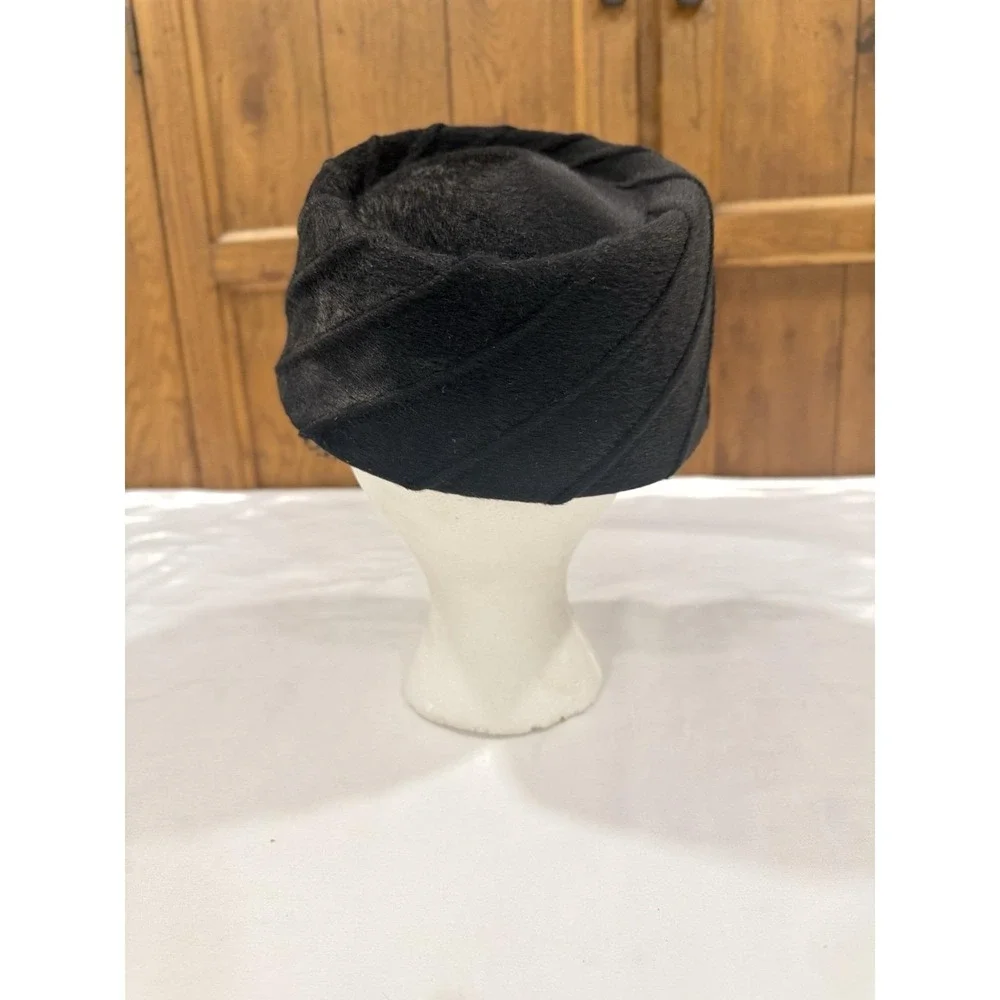 Vintage Black Pillbox Style Hat With A Bow & Birdcage Fascinator Net Veil